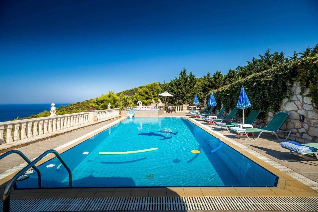 Keri Me Away - Argo'S Summer Poolside Retreats Villa Exterior photo