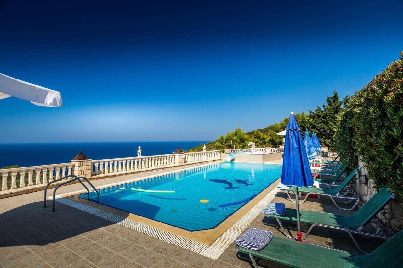 Keri Me Away - Argo'S Summer Poolside Retreats Villa Exterior photo